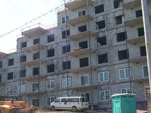 Un repli des mises en chantier mais un maintien des dépenses en rénovation, selon l'APCHQ