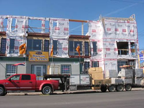 Les mises en chantier d'habitations sont toujours au ralenti au Québec