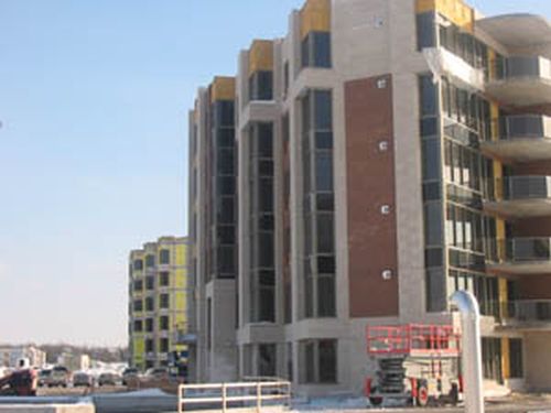 Les entrepreneurs ont demandé pour 5,2 milliards de dollars de permis de bâtir en juin