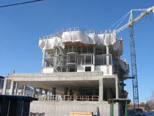 Les intentions de construction au Canada ont continué à ralentir