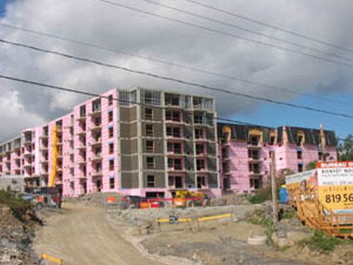 La confiance des acheteurs soutient le marché immobilier malgré une reprise inégale au Canada